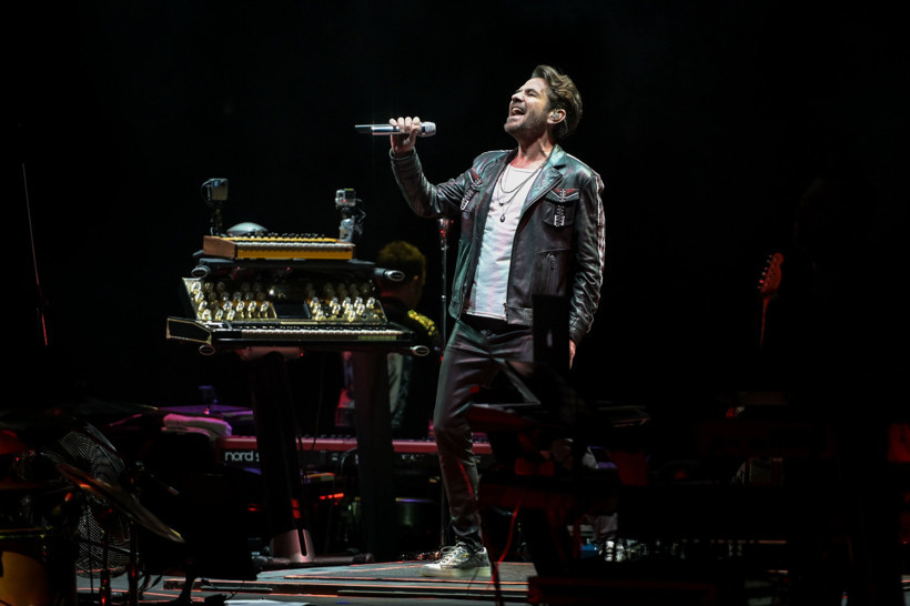 Kenan Doğulu'dan 360 derece konser! - Resim : 5