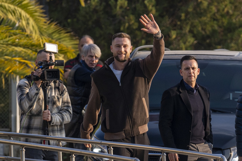 Son Dakika... Fenerbahçe'den Galatasaray'a yılın çalımı! Transferi duyurdu. Milan Skriniar İstanbul'a geldi.