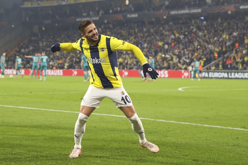 Kadıköy'de bayram havası! Fenerbahçe, Anderlecht'i farklı geçti. Avrupa Ligi'nde tur kapısı sonuna kadar aralandı
