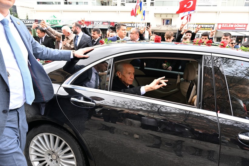 Devlet Bahçeli'den Özgür Özel'e çok sert tepki! Erken seçim açıklaması. Cunta demek CHP demektir, demokrasi hayatımıza kara leke olarak geçmişti