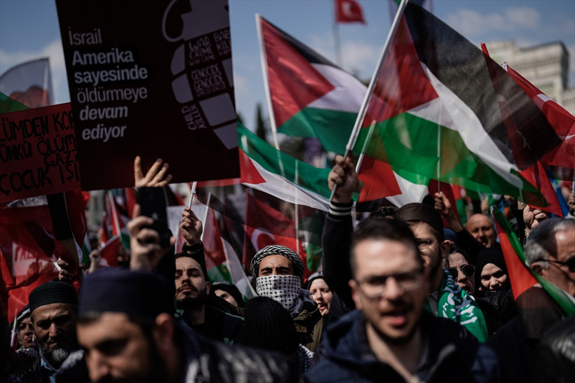 İstanbullular Gazze için yürüdü - Resim : 2