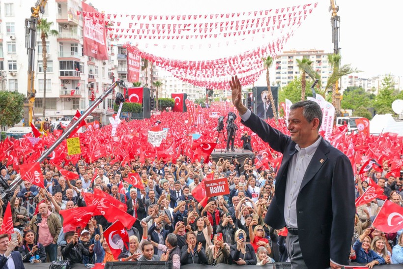 CHP lideri Özel'den dikkat çeken çıkış! Siyaseti bırakma şartını açıkladı: İmamoğlu suçlu çıkarsa siyaseti bırakacağım