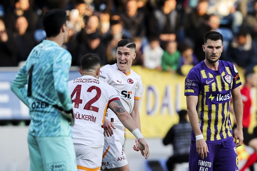 Şampiyonluk yolunda kayıp yok. Galatasaray, Eyüpspor'u beş golle geçti