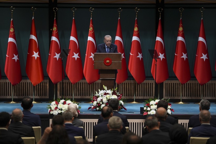 Cumhurbaşkanı Erdoğan'dan CHP lideri Özgür Özel'e deprem tepkisi: 5 gün sonra hatırlayabildi