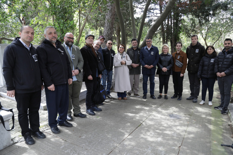 Usta sanatçı Muhsin Ertuğrul kabri başında anıldı