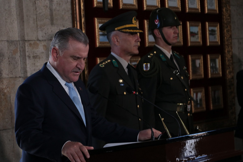 81 ilden gelen gençler, Ata'nın huzuruna çıktı - Resim : 2