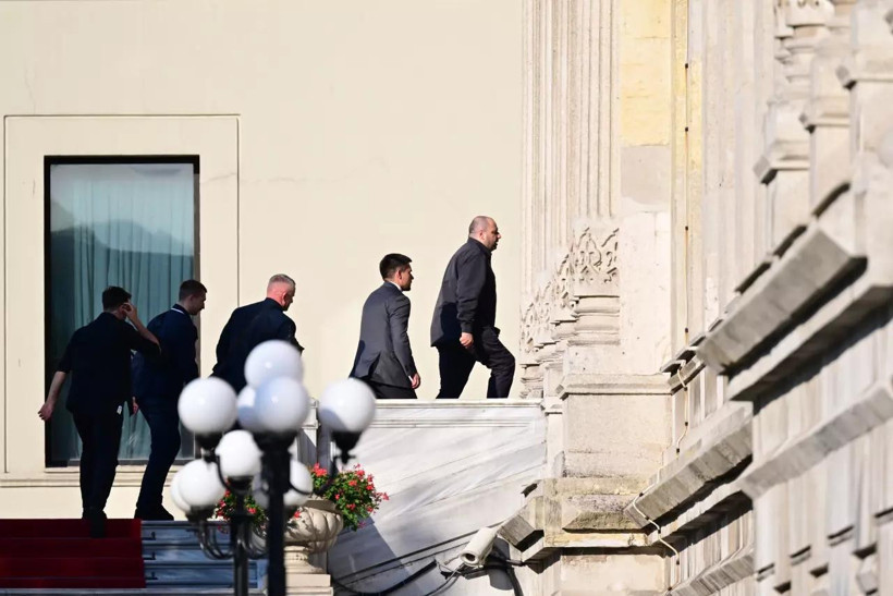 İstanbul'da kritik görüşme: Heyetler Çırağan Sarayı'na geldi, görüşme başladı