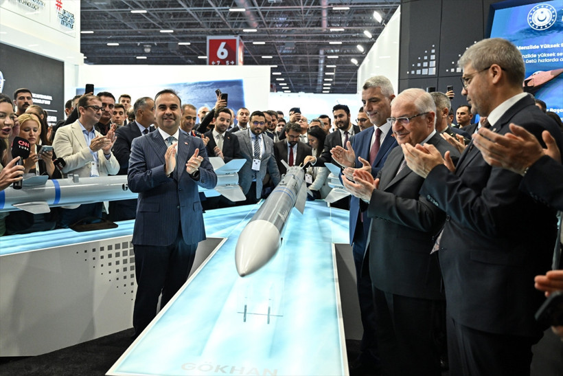 Türkiye'nin yeni füzesi "Gökhan" tanıtıldı! Türkiye'nin ilk ramjet motorlu füzesi oldu
