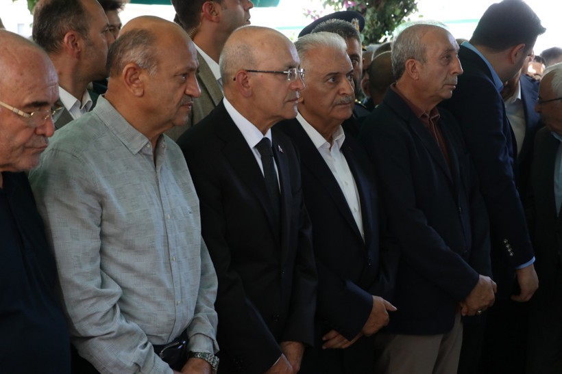 Bakan Mehmet Şimşek'in ağabeyi son yolculuğuna uğurlandı - Resim : 2