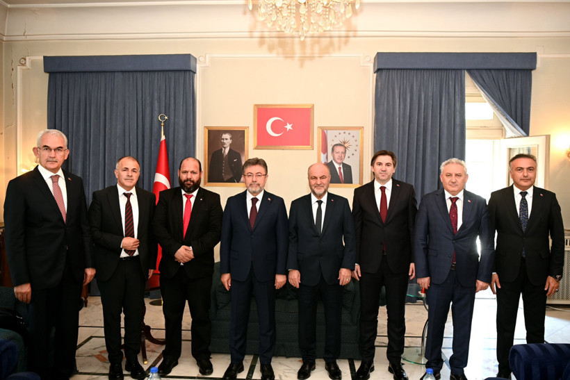 Bakan Yumaklı Şam'da Büyükelçiliği ziyaret etti