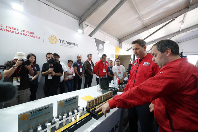 Bakan Bayraktar TEKNOFEST'te gençlerle buluştu: Türkiye nükleere sahip olmak zorunda - Resim : 2