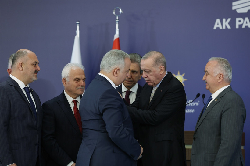 7 belediye başkanı daha AK Parti'ye katıldı! Rozetlerini Erdoğan taktı - Resim : 2