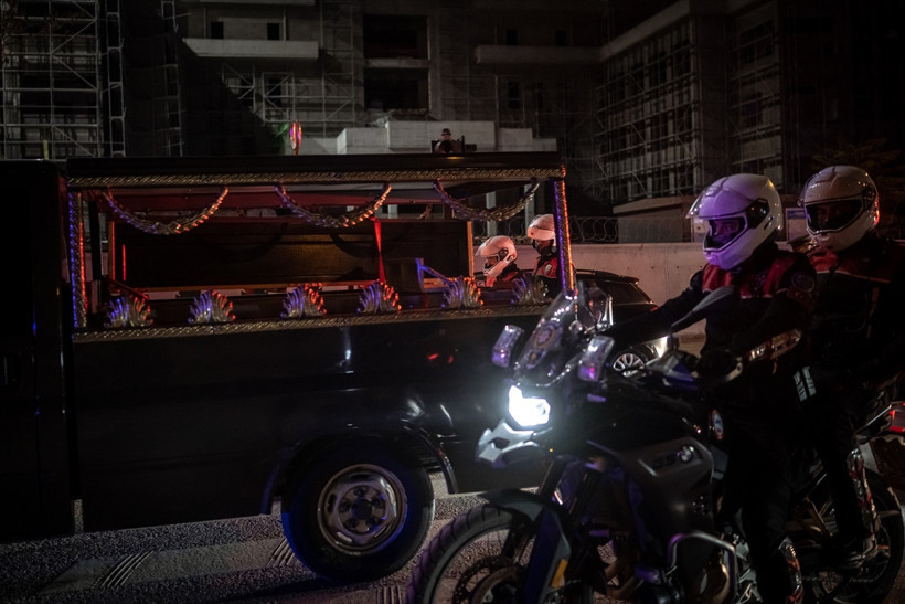 Türkiye'yi yasa boğan veda! Şehitlerimiz son yolculuğuna uğurlandı - Resim : 4