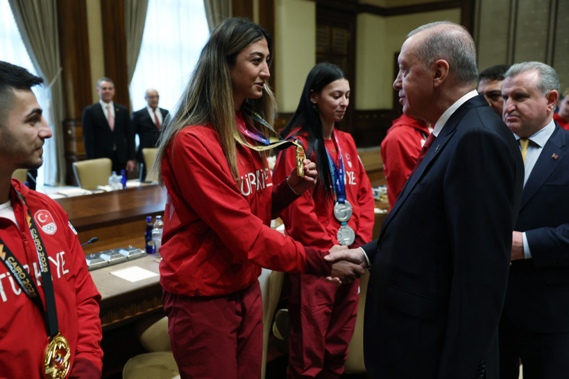 Cumhurbaşkanı Erdoğan, çeşitli branşlardan başarılı sporcuları kabul etti - Resim : 6