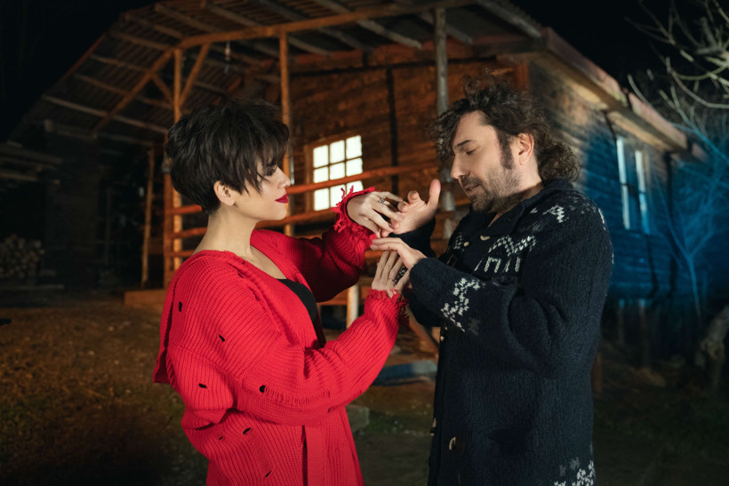 Aydilge ve Halil Sezai 'Aşk Yüzünden' yan yana! - Resim : 4