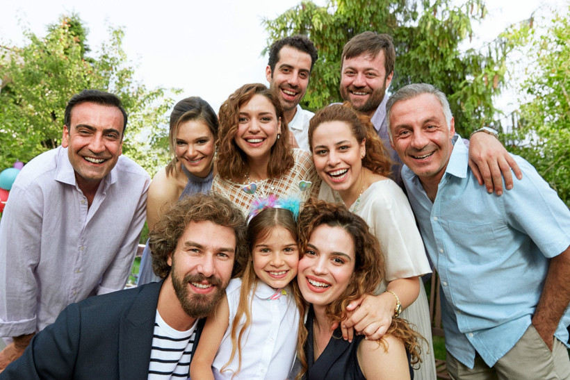 Benim Tatlı Yalanım dizisinde kim, kimdir?