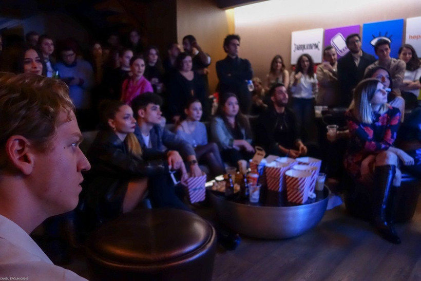 4N1K Yeni Başlangıçlar oyuncuları ilk bölüm için bir araya geldi