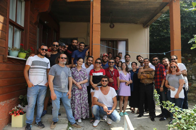 Askerden döndü önce sete koştu! - Resim : 2