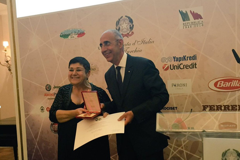 Oyuncu Serra Yılmaz'a İtalya'dan onur tacı