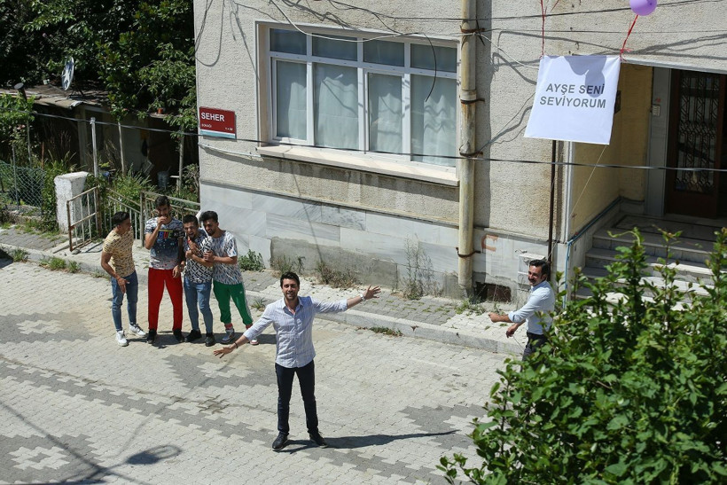 Afili Aşk zirveden inmiyor!