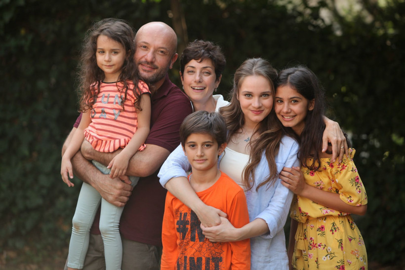 1 Litre Gözyaşı dizisinden ilk kare paylaşıldı