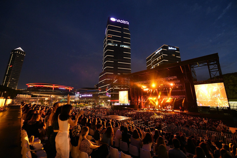 Ünlü yıldızlar Vadi Açıkhava'da!