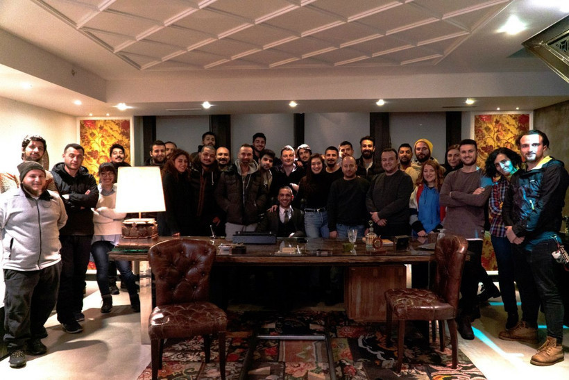 Neslihan Atagül Doğulu'dan Vuslat setine ziyaret!