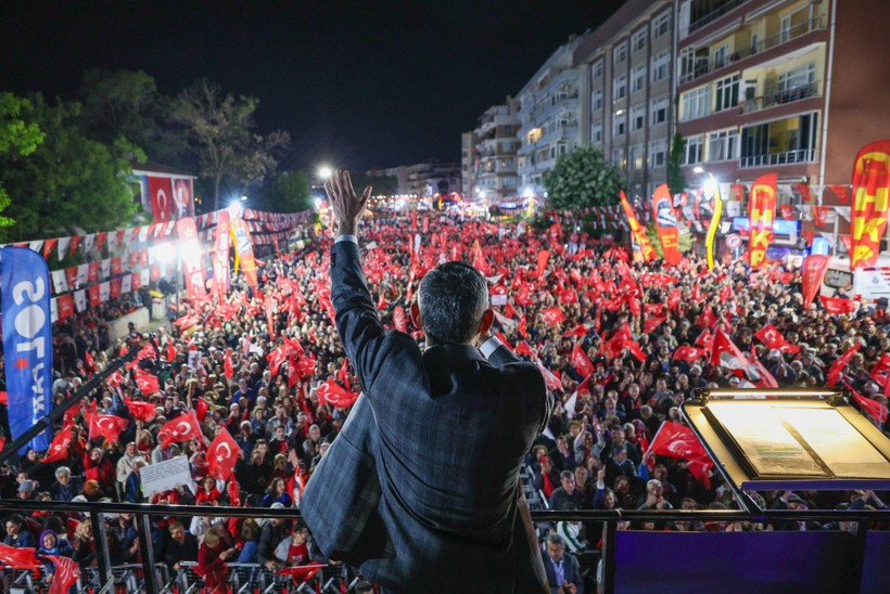 Özgür Özel’den Boğaziçi tepkisi: Kumpas kuruyorsunuz, yazıklar olsun!