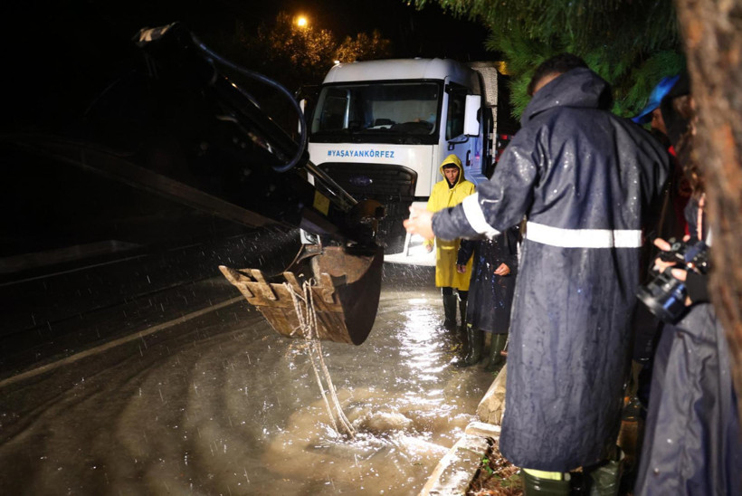 Sağanak, hayatı felç etti! - Resim : 4