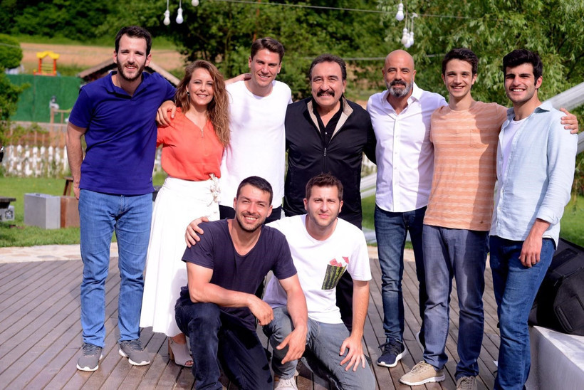 Tek Yürek dizisine hangi ünlü şarkıcı konuk oluyor?