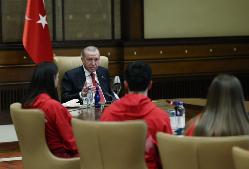 Cumhurbaşkanı Erdoğan, çeşitli branşlardan başarılı sporcuları kabul etti - Resim : 2