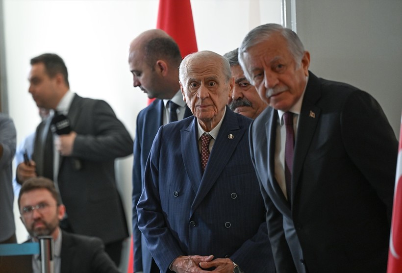 Meclis'te önemli zirve: Bahçeli, DEM Parti heyetiyle görüştü. AK Parti–DEM Parti görüşmesinin tarihi de netleşti