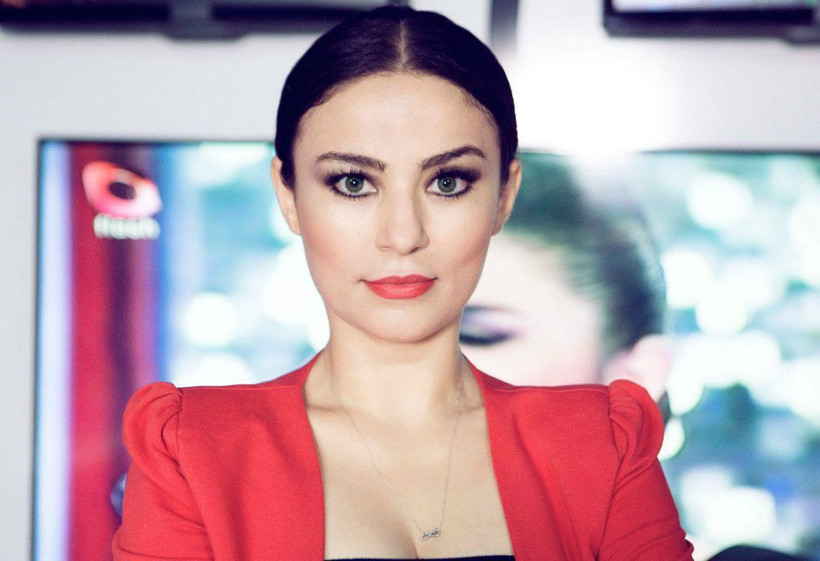 Güzel sunucu ekrana dönüyor! Hangi kanalla anlaştı?