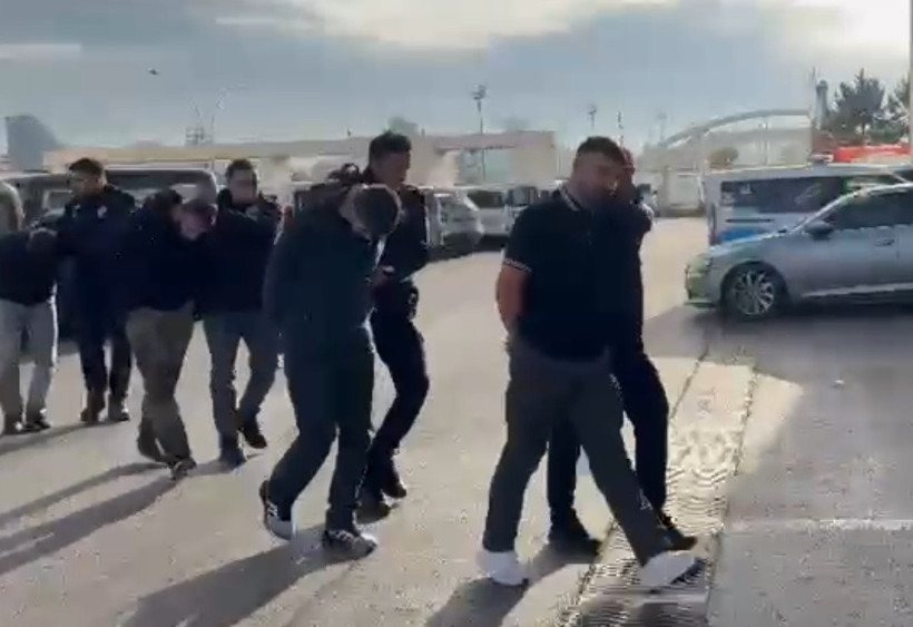 Meydan okuyan fotoroman çetesine baskın! - Resim : 2