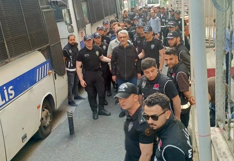 İzmir'de yolsuzluk operasyonu! Tunç Soyer dahil 60 kişi tutuklandı - Resim : 2