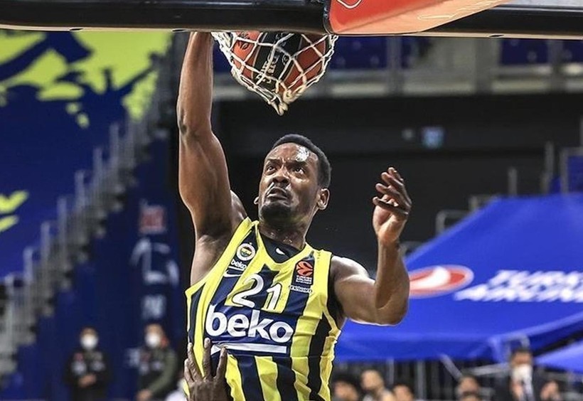 Fenerbahçe Beko o isimle yollarını ayırdı