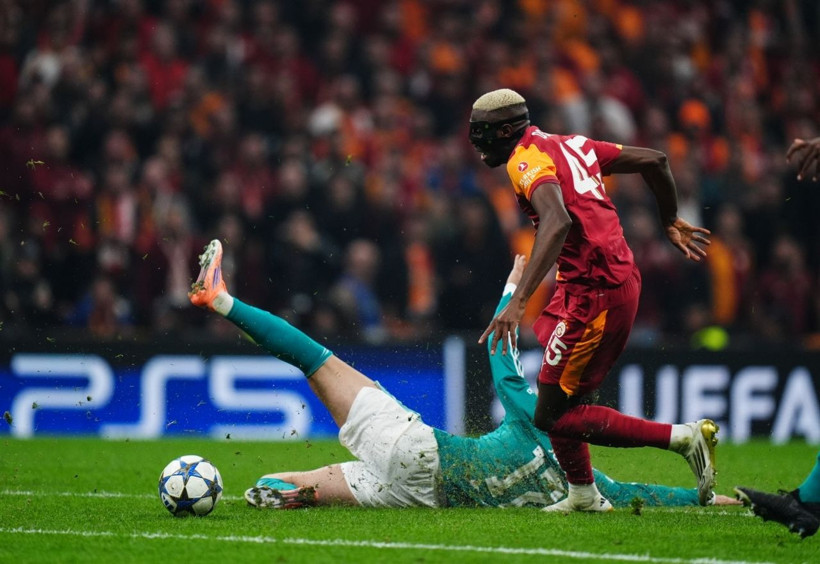 Liverpool'u ezdi geçti! Osimhen'den Şampiyonlar Ligi tarihine geçen gol!