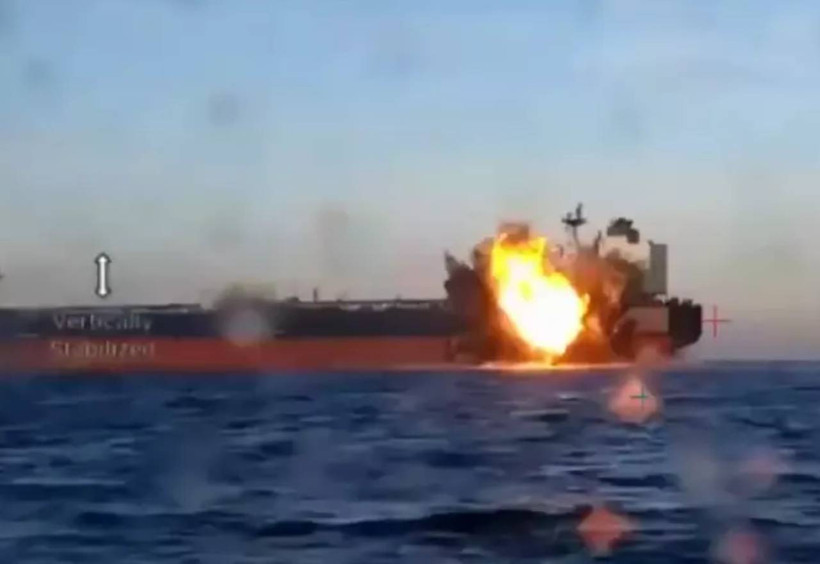 Karadeniz'de iki gemiye drone saldırısı iddiası! Geminin vurulma anı ortaya çıktı! Bakanlık son durumu paylaştı