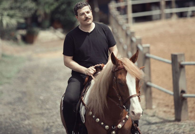 Cemal Hünal Mehmet Turgut'a at binmeyi öğretti - Resim : 2