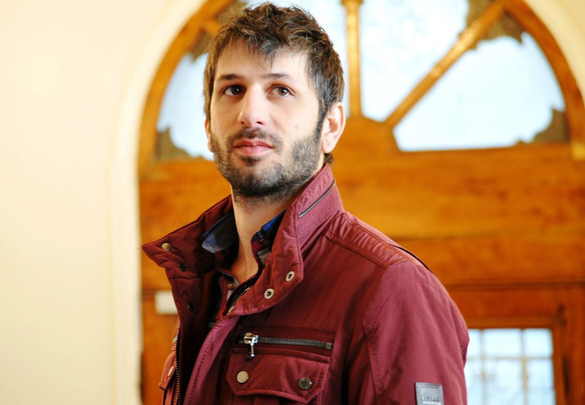 Ufak Tefek Cinayetler kadrosuna hangi ünlü oyuncu katıldı?