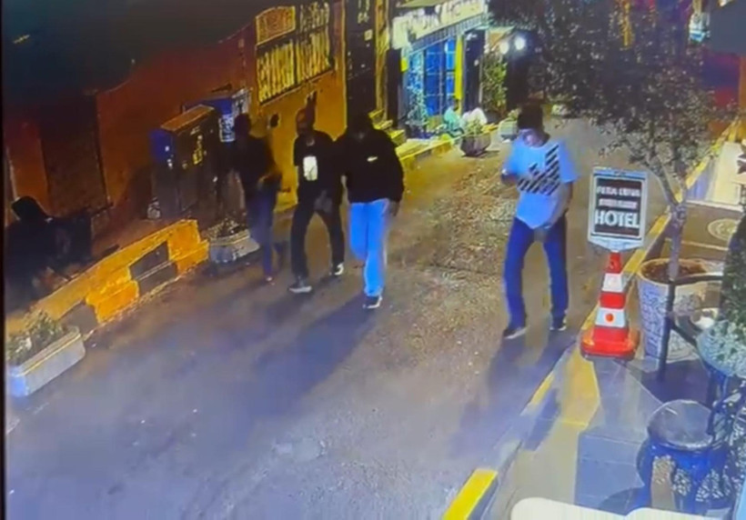 Taksim meydanında vahşet! 6 kişi birlikte döve döve öldürdü - Resim : 2