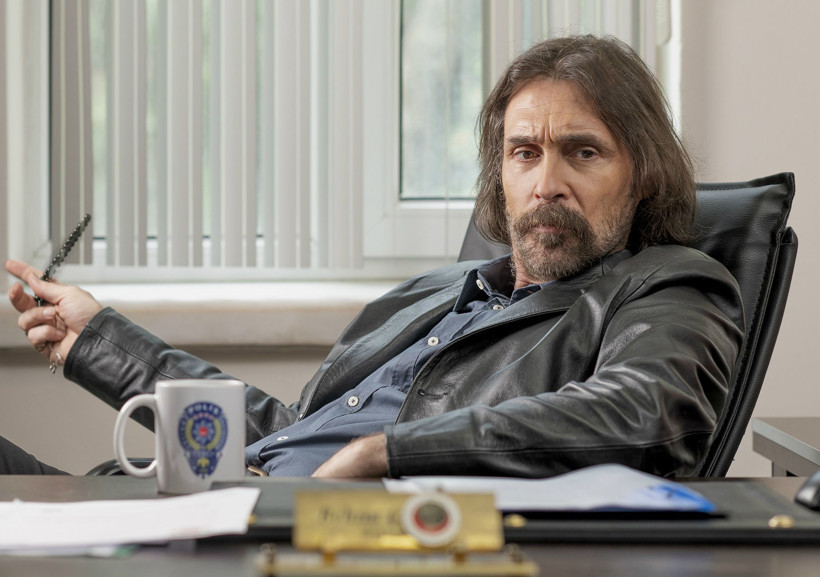 Behzat Ç.'de Ezhel sürprizi!