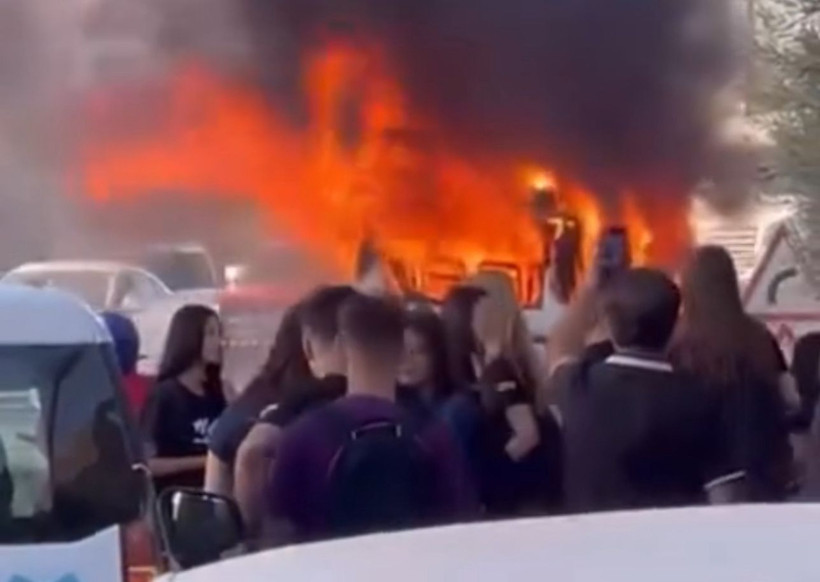 Öğrencilerin korkunç anı! Servis minibüsü küle döndü - Resim : 2