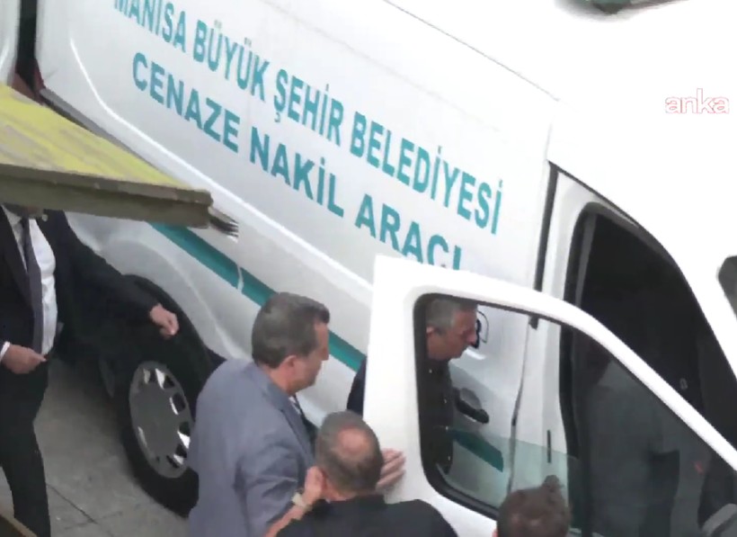 Türkiye Manisa'nın Ferdi babasına veda ediyor! Gözyaşları sel oldu