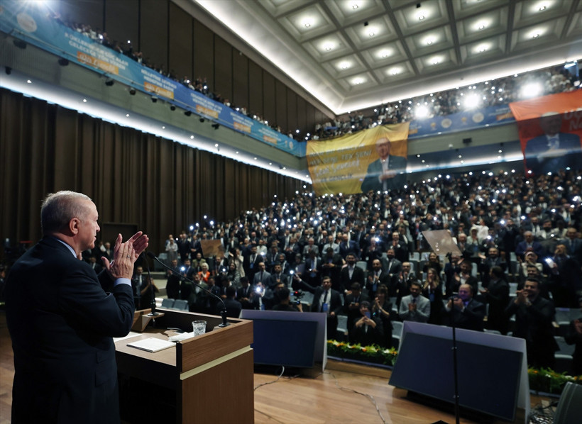 Cumhurbaşkanı Erdoğan'dan dikkat çeken açıklama: Yarın partimize yeni katılımlar olacak