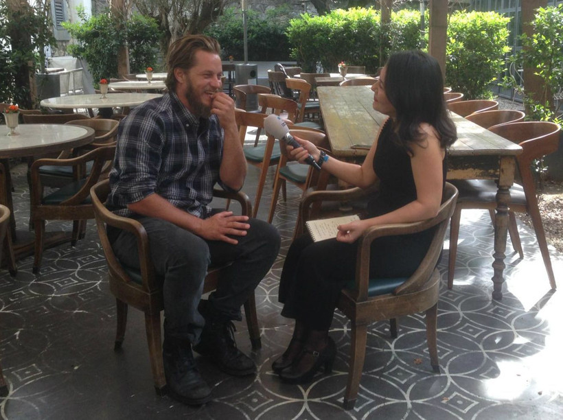 Vikingler'in Kralı İstanbul'da! Türk hayranları Beyoğlu'nda onu arıyor