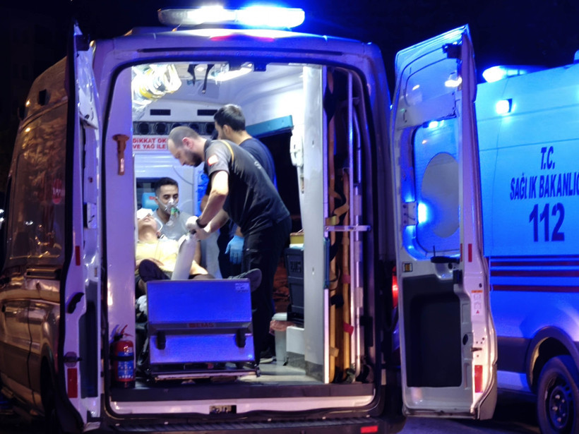 Orduevinde korkutan yangın! Çok sayıda asker dumandan etkilendi - Resim : 5