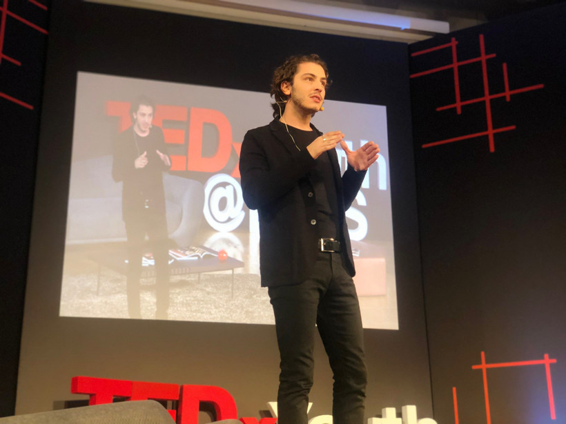 Boran Kuzum, TEDx konferansında kariyer yolculuğunu paylaştı!