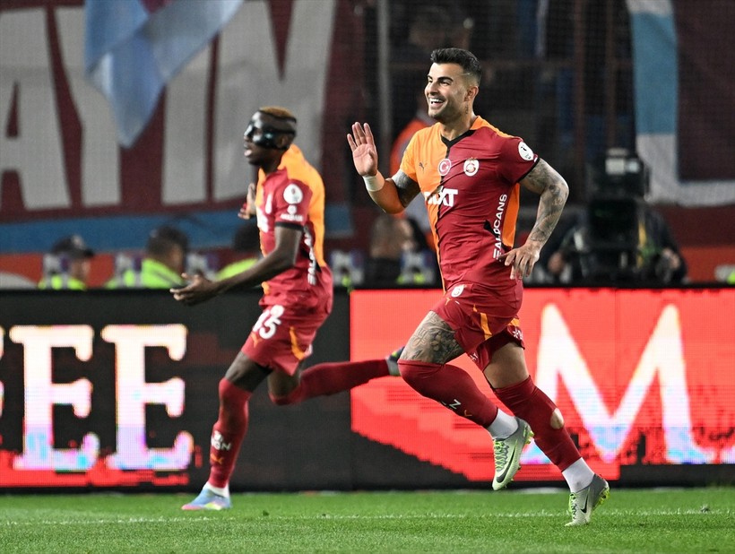 Galatasaray adım adım şampiyonluğa yürüyor! Trabzonspor karşısında goller ikinci yarıda geldi - Resim : 2