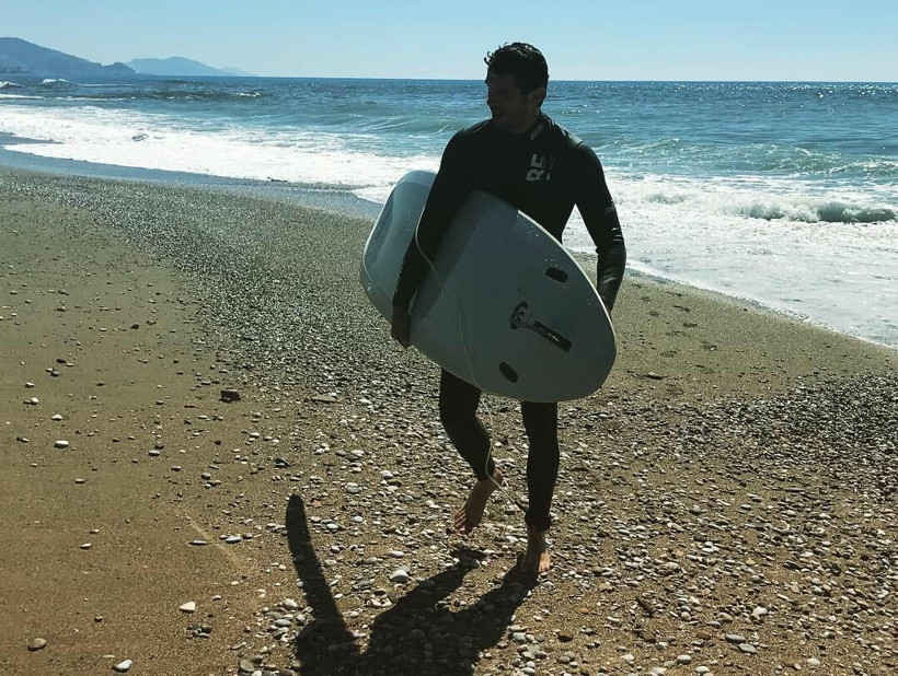 Yüzleşme dizisinin ünlü oyuncusu dalga sörfüne başladı! - Resim : 2